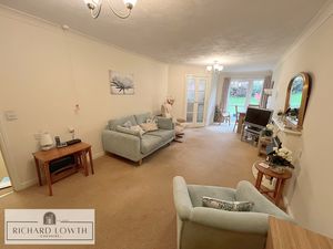 Lounge- click for photo gallery